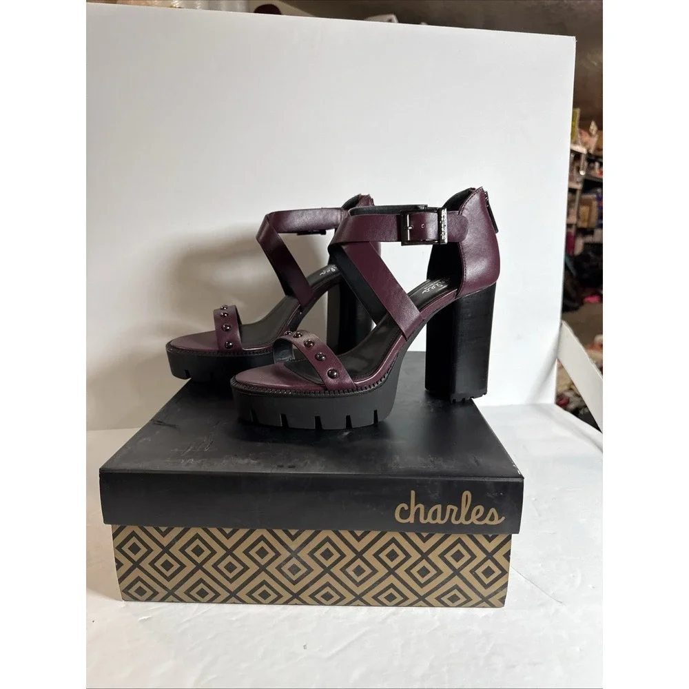 CHARLES BY CHARLES DAVID Vanden Studded Sandal Chunky 4